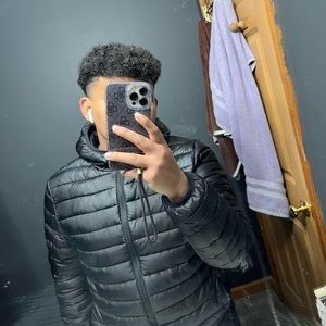 Meet your Posher, Holman